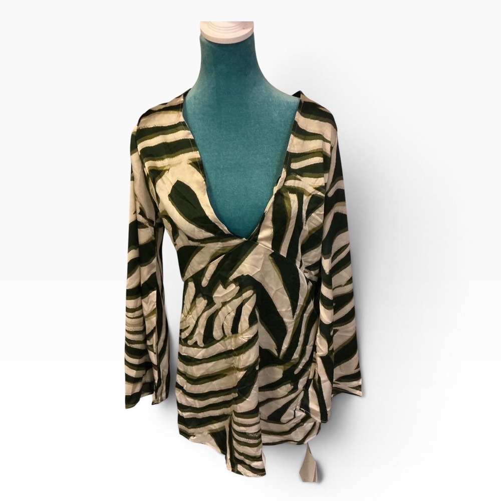 AIIRZ Green Zebra Print Open Back Plunging V-Neck Long Sleeve Mini Dress